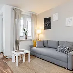 Goldenberry Apartment Mokotow