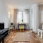 Goldenberry Apartment Mokotow